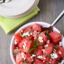 Erfrischender Sommersalat mit Feta und Melonen