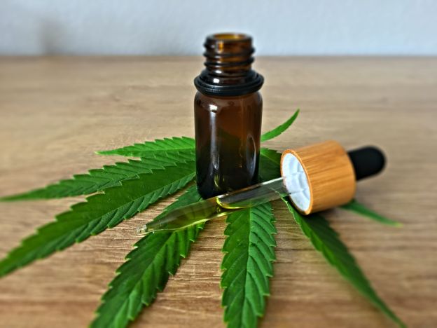 CBD gegen Übelkeit: Wie wirkt das Ganze?