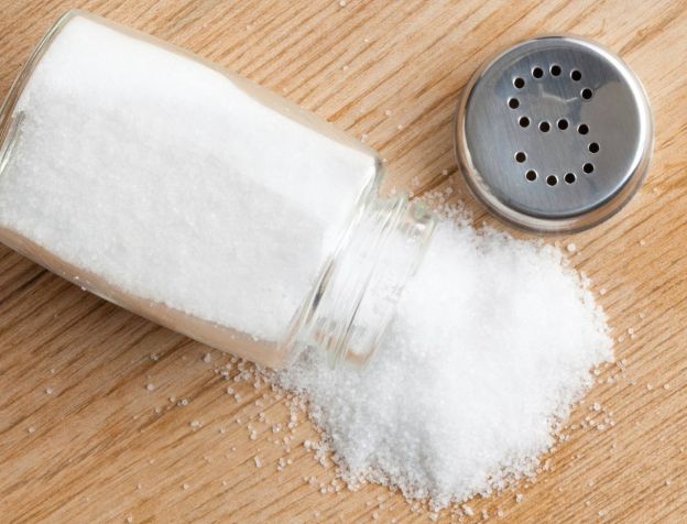 Salz ist eine wichtige zutat beim kochen