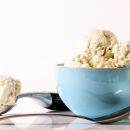 Eiscreme aus Hüttenkäse: ein super einfacher Sommersnack, der das Internet im Sturm erobert hat