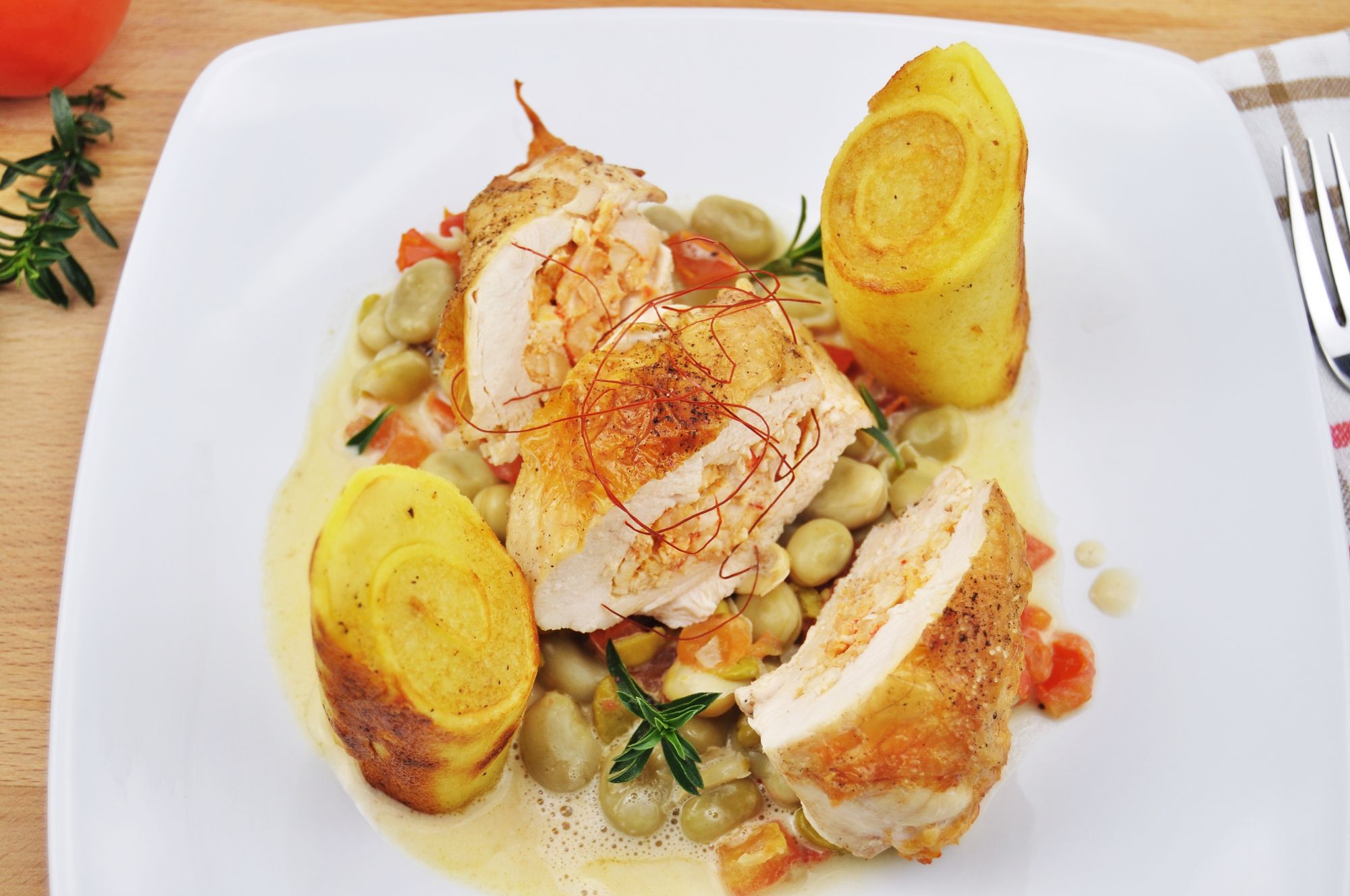 Maishühnchen mit Flusskrebsen, Bohnen und Kartoffelroulade (2.2/5)