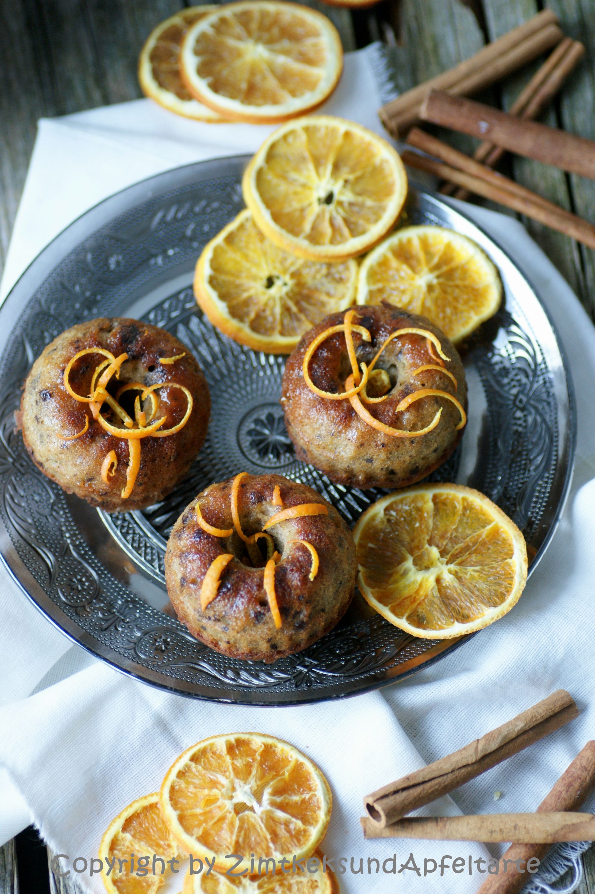 Glühwein-Guglhupf mit Orangen und Schokolade (3.5/5)