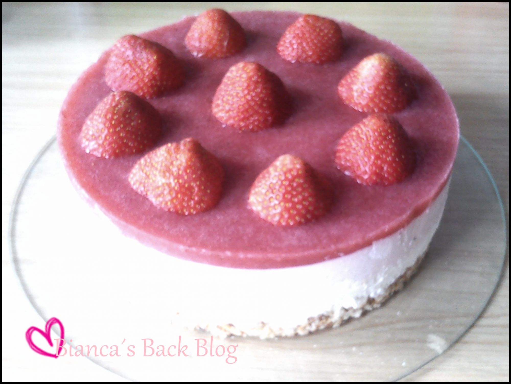 Erdbeer-Joghurttorte mit Knusperboden (3.5/5)