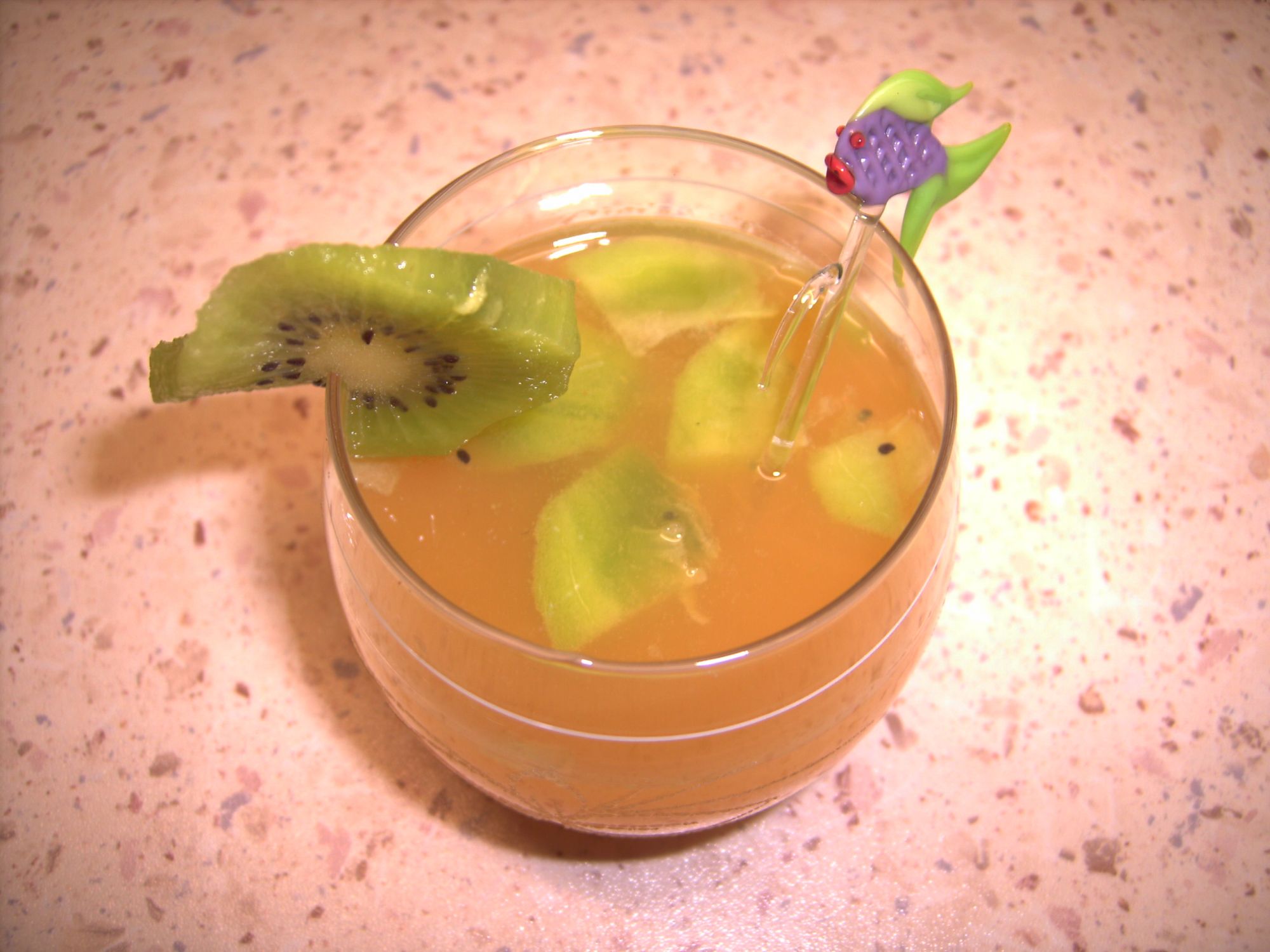 &amp;quot;Alkoholfreie Kiwi - Bowle&amp;quot; (4/5)