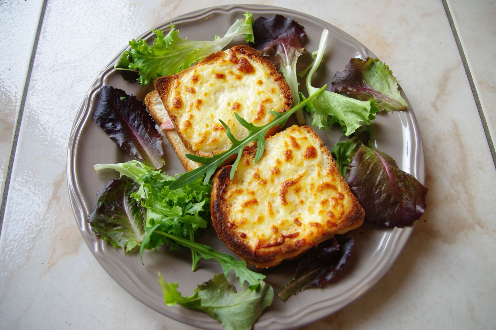 Croque Monsieur mit Ziegenkäse und Honig (5/5)