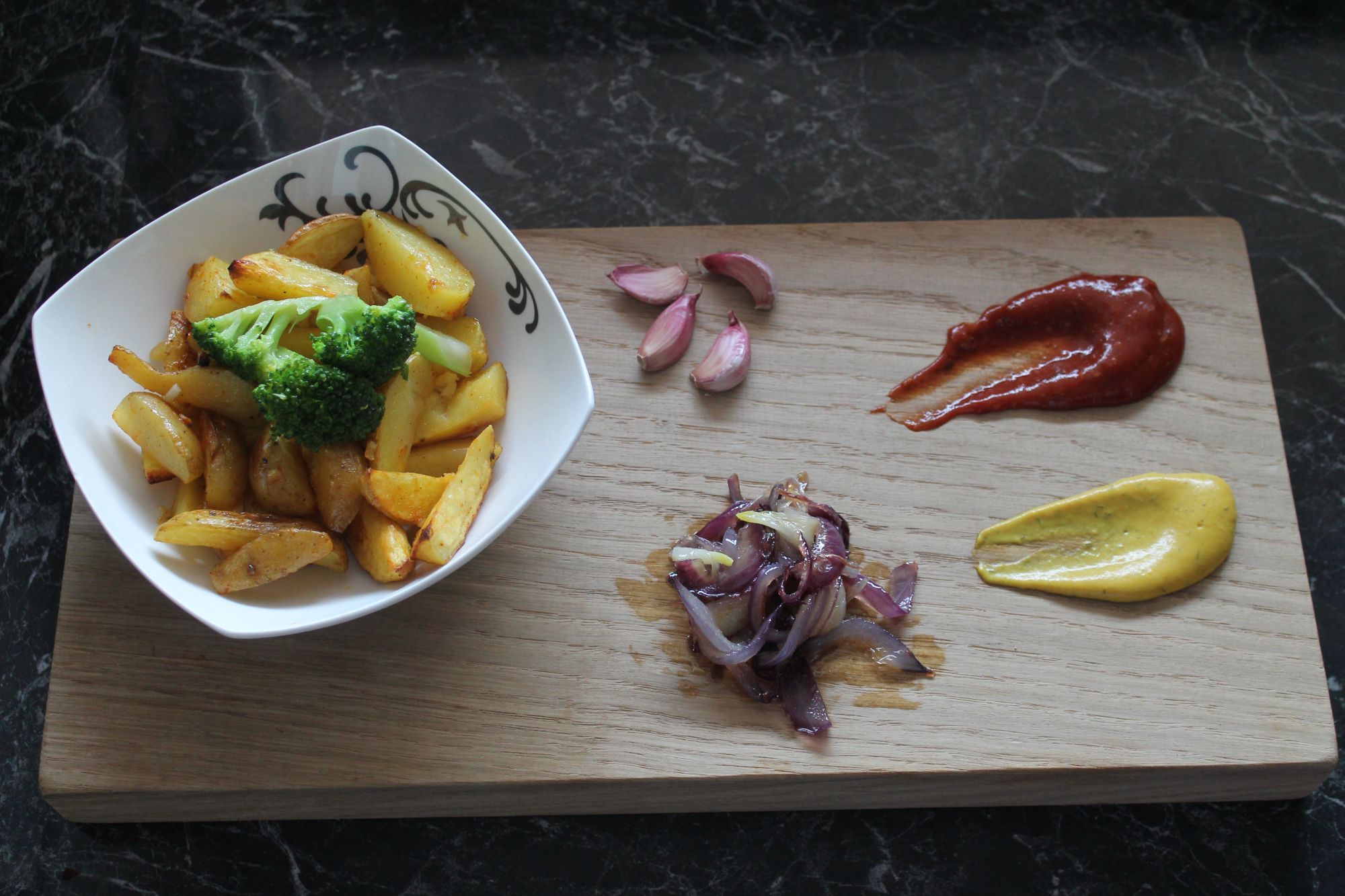 Wedges mit Brokkoli und karamelisierten Zwiebeln (5/5)