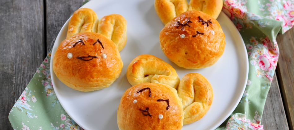 Kleine Hefe-Osterhasen