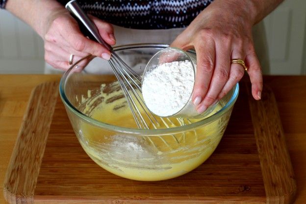 Mehl und Butter hinzufügen