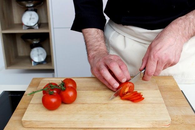 Tomaten schneiden