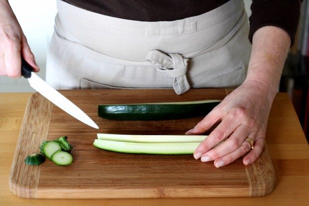 Die Zucchini vorbereiten