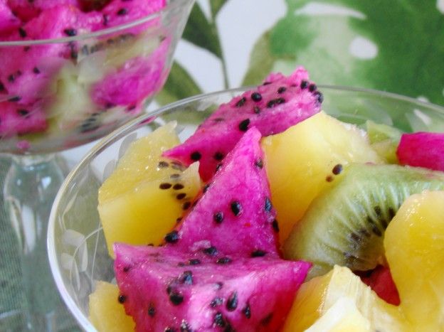 Obstsalat mit Drachenfrucht