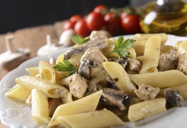 Penne mit Hühnchen und Champignons