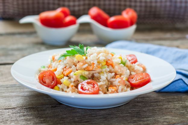 Salat aus Reis und Quinoa