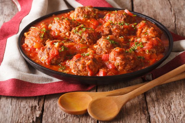 Albondigas: Fleischbällchen in würziger Tomatensauce