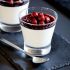 Veganes Panna Cotta mit weißer Schokolade