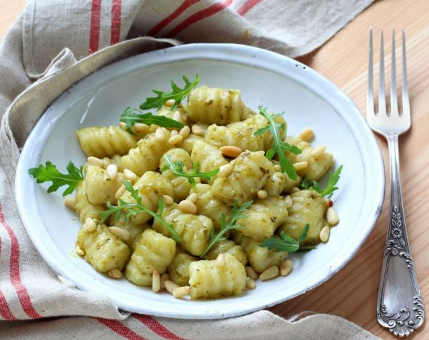 Dienstag: Selbstgemachte Gnocchi mit Pesto