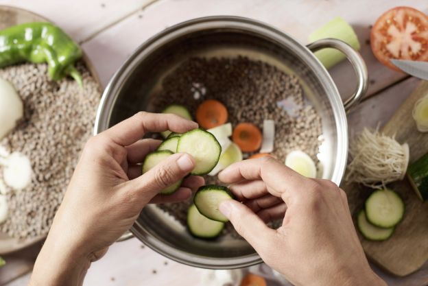 Dampfgegarte Zucchini mit Kräutern