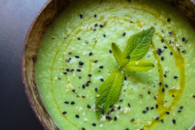 Gurkensuppe mit Minze