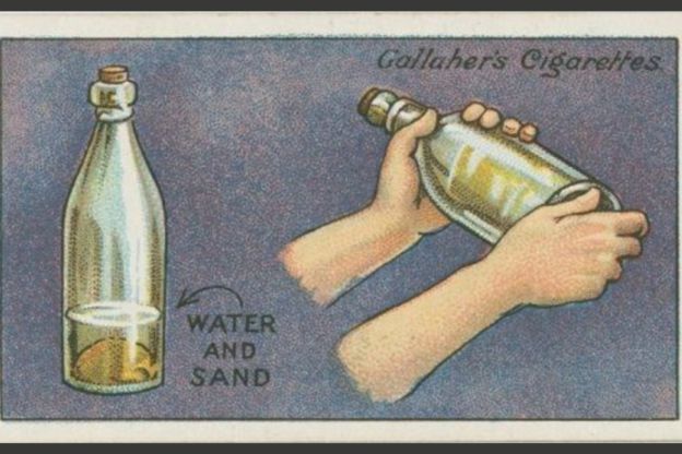 Eine Flasche reinigen