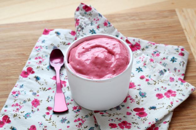 Frozen Yoghurt mit Erdbeeren