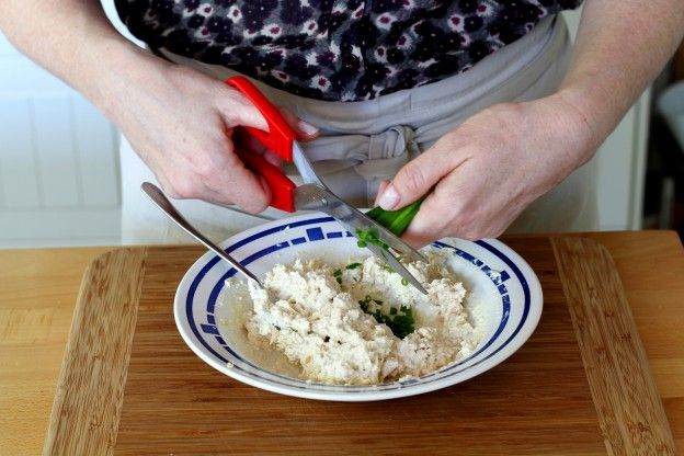 Schnittlauch hinzugeben