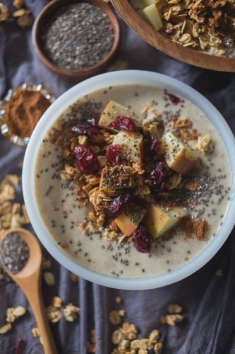 Apfelkuchen-Smoothie-Bowl