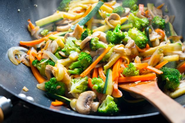 wok mit Tofu und Gemüse