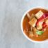 Rotes Thai Curry mit Paprika und Tofu