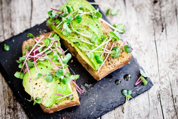 Avocado-Brot mit Kresse