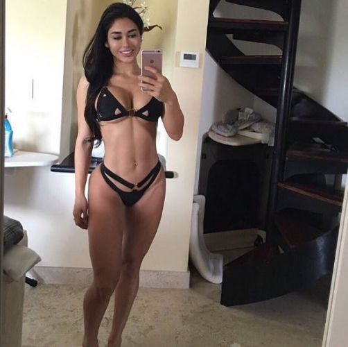Joselyn Cano, viele Kurven, wenig Kleidung (25 Fotos)