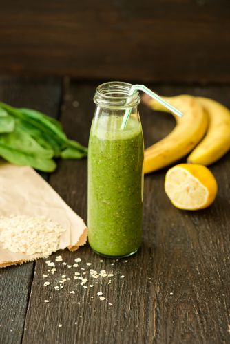 Smoothie mit Blattspinat und Banane
