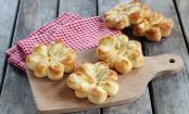 Butterweiche Brioches in Blumenform