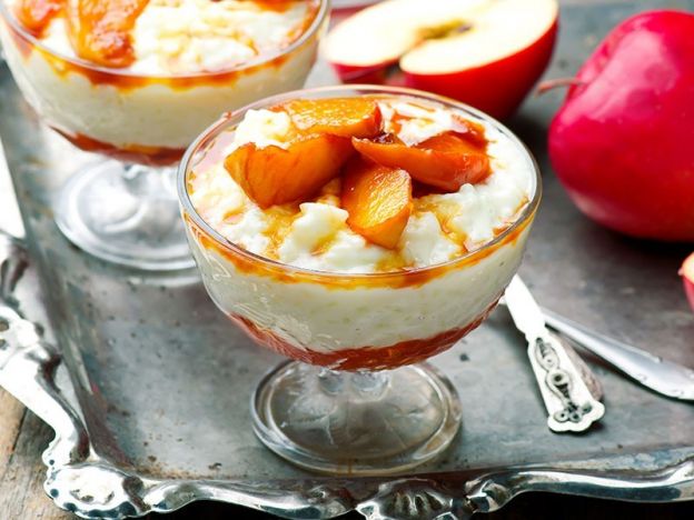 Milchreis mit karamellisierten Zimtäpfeln