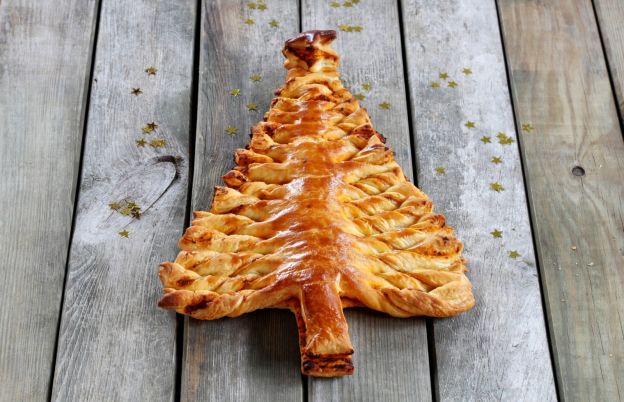 Weihnachtsbaum aus Blätterteig