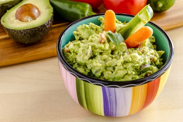1) Guacamole mit Speck