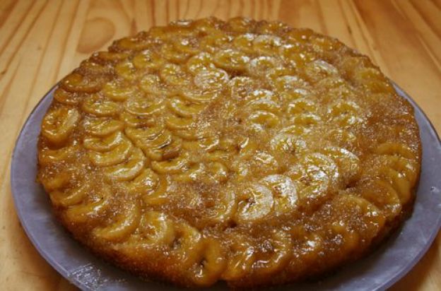 4. GESTÜRZTER BANANENKUCHEN