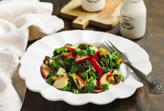 Grünkohlsalat mit Äpfeln