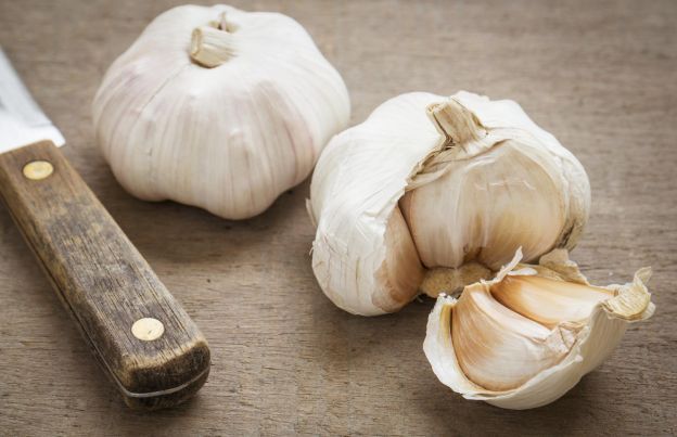 Knoblauch schälen ohne Mühe