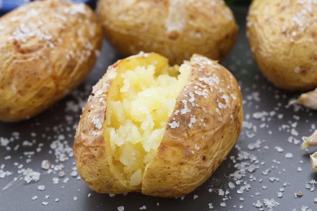 Der Klassiker: Ofenkartoffeln mit Fleur de Sel und Schnittlauchquark