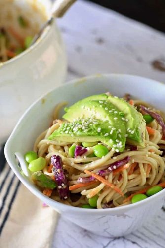 Sobanudeln mit Orangensauce