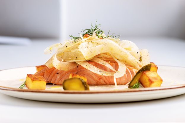 Fenchel als Beilage zu Fisch