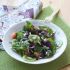 Salat mit Räucherlachs und Kiwi