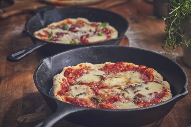 Einfache, schnelle und leckere Pfannen-Pizza
