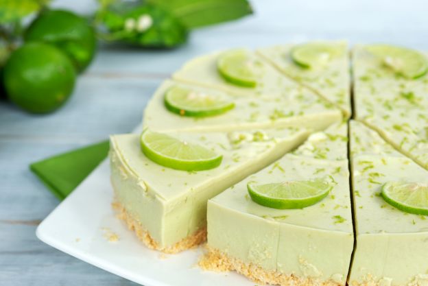 Waldmeister-Limetten-Torte