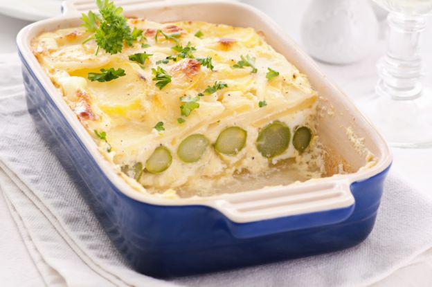 Kartoffelgratin mit grünem Spargel
