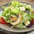 Salat und fettfreies Dressing