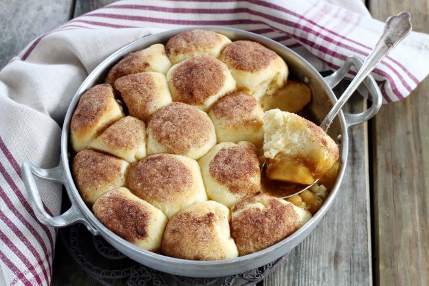 Brioche-Brötchen mit Apfel und Zimt