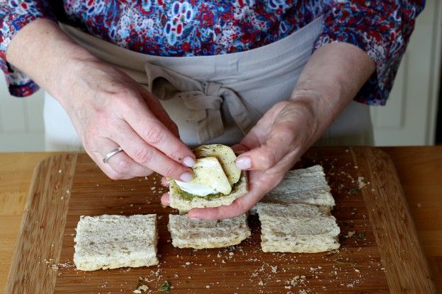 Artischocken und Mozzarella dazugeben