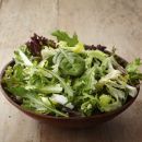 Bye bye Winterspeck: 50 leichte Zutaten für Euren Salat