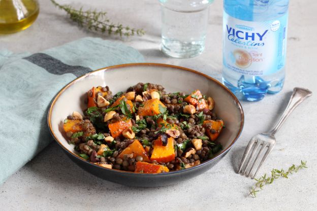 Linsen-Kürbis-Salat mit Haselnüssen und Petersilie